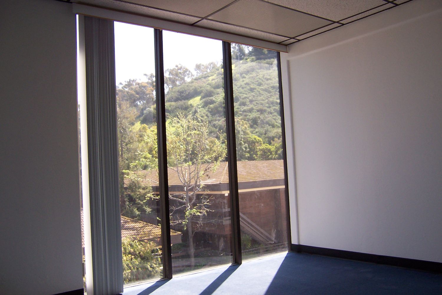 GREAT LAYOUT, TWO PRIVATE OFFICES WITH WINDOWS, LARGE BULLPEN/RECEPTION